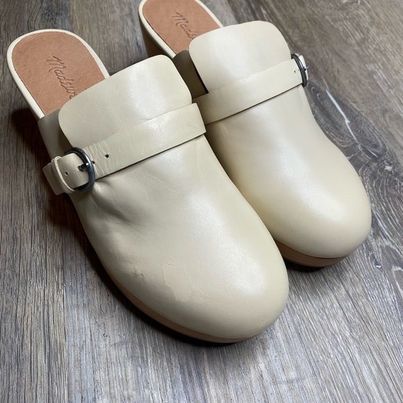 The Monique Buckle Clog Size 9 Flaw - Picture 5 of 8